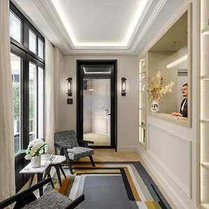 https://black-door.fr-paris.fr