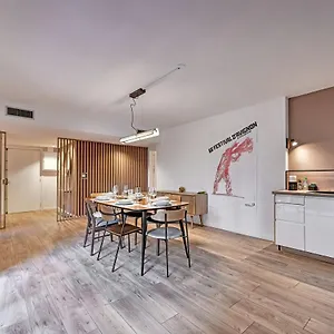 Appartement Nouveau - Aux Marches Du Palais - Spacieux - Loggia Avignon